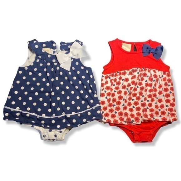 ⭐️FIRST IMPRESSIONS Set of Two Onesies - Picture 1 of 3